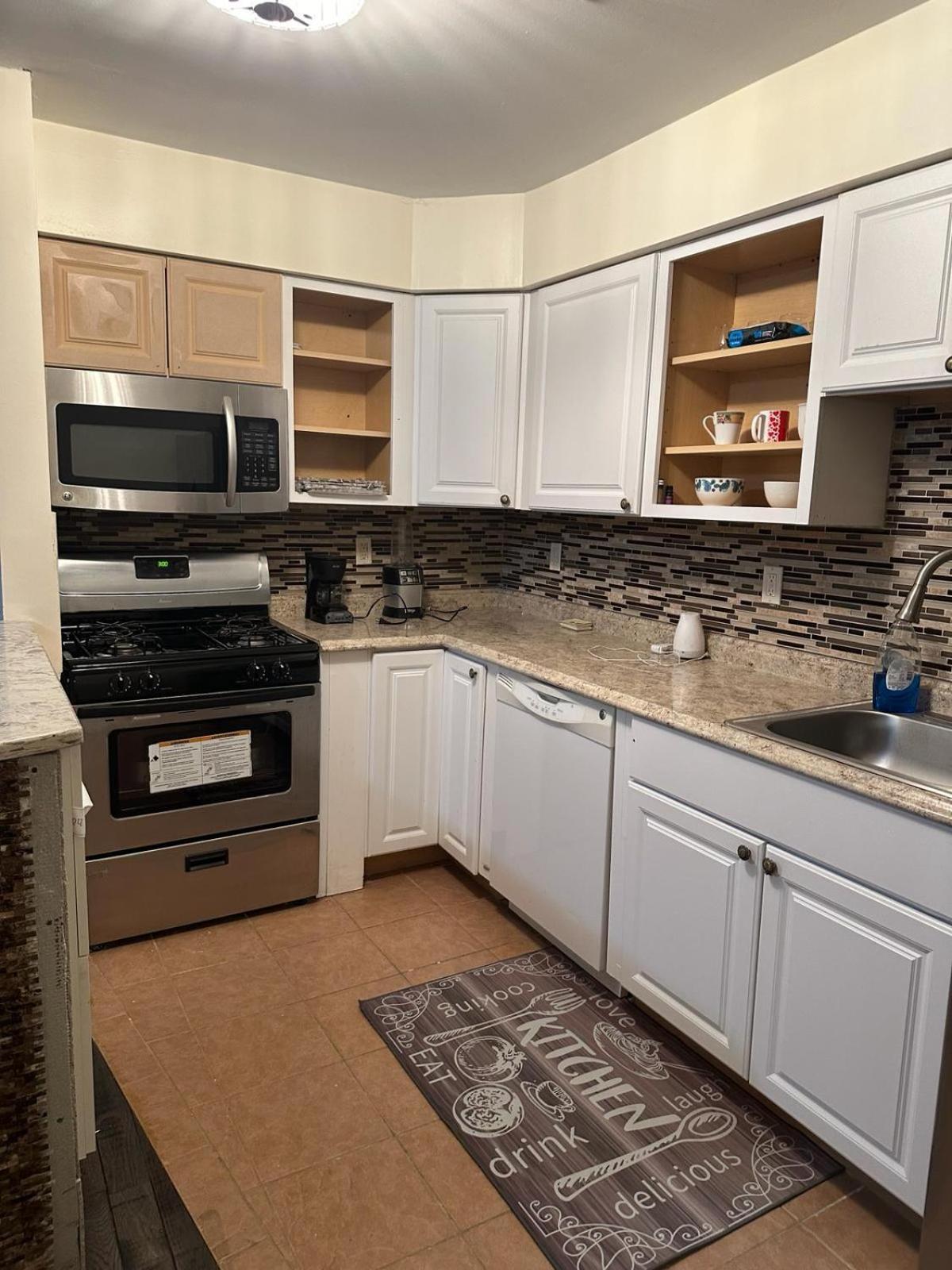 Divine Villa And Resorts 67 Sherman 5Mins To Ewr Airport And 4Mins To Penn Station Newark, 20Mins To New York Exterior photo